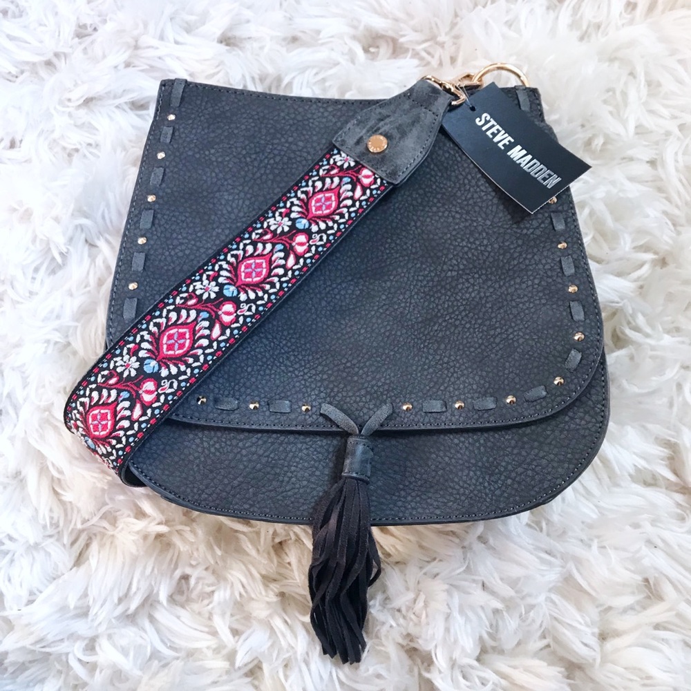 🌹Steve Madden Saddle Bag with Guitar strap🌹